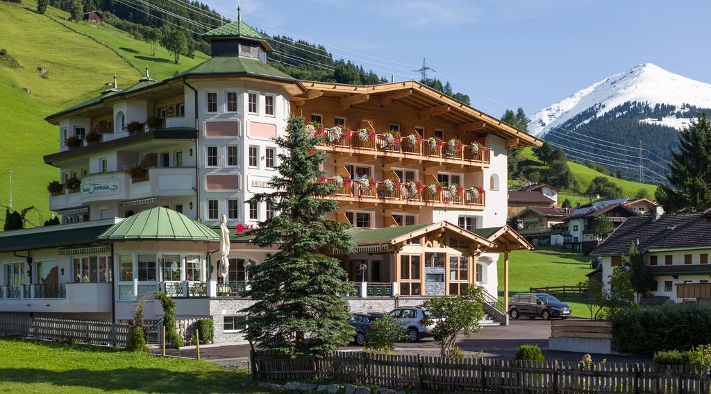 Hotel Maria Theresia Gerlos Exterior photo